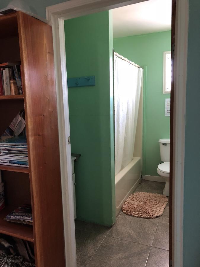 Lydia'S Guesthouse Placencia Экстерьер фото