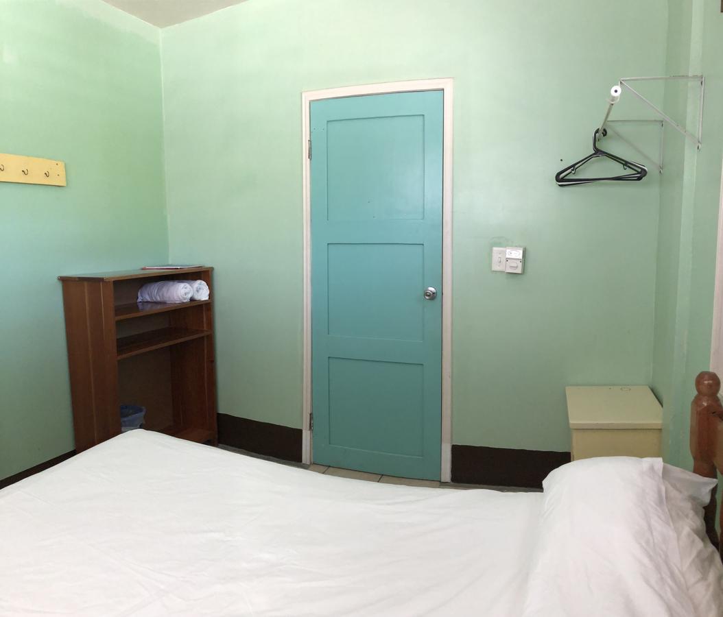 Lydia'S Guesthouse Placencia Экстерьер фото